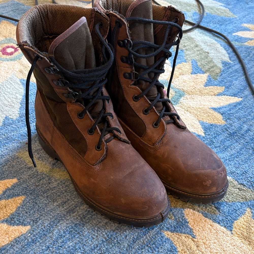 Vintage Rocky Brown Leather Outdoor Boots Made in the USA size 10‎
